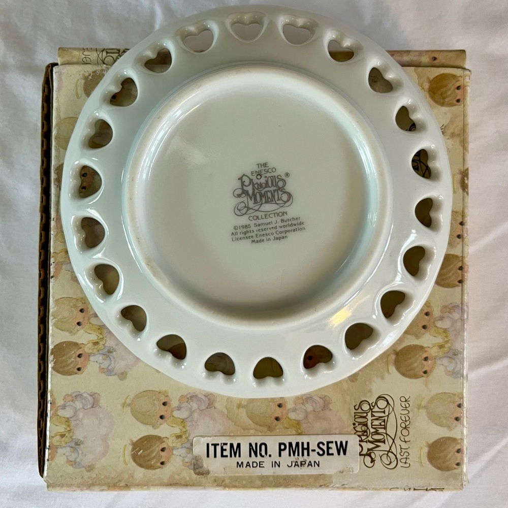 Hostess Pick 🥳💥 Precious Moments 'Sew in Love' Heart Plate - Picture 5 of 6